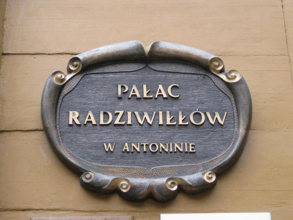 Palac Mysliwski W Antoninie Antonin  Εξωτερικό φωτογραφία
